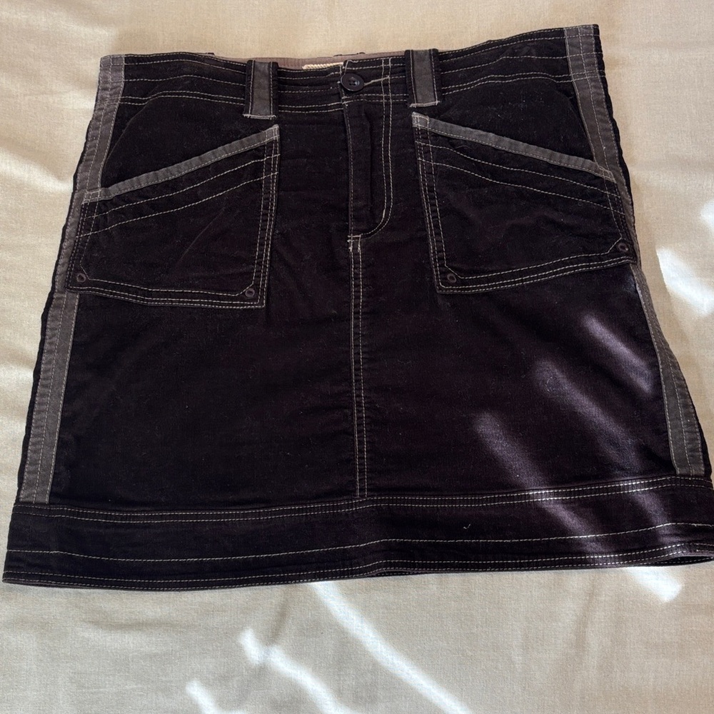 Aventura Brown Mini Skirt with Contrast Stitching